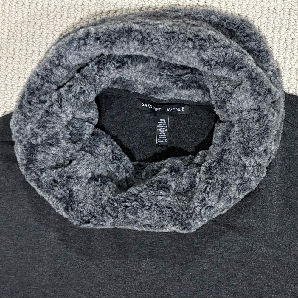 Saks Fifth Avenue womens poncho cape plush faux fur cowl neck relaxed flowy sz M - Picture 5 of 11